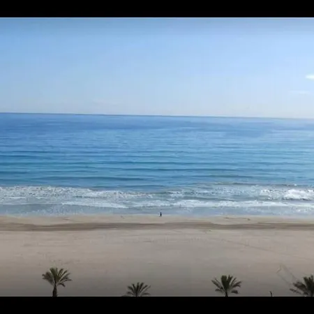 Sol Y Descanso En La Playa De San Juan Alicante Exterior photo